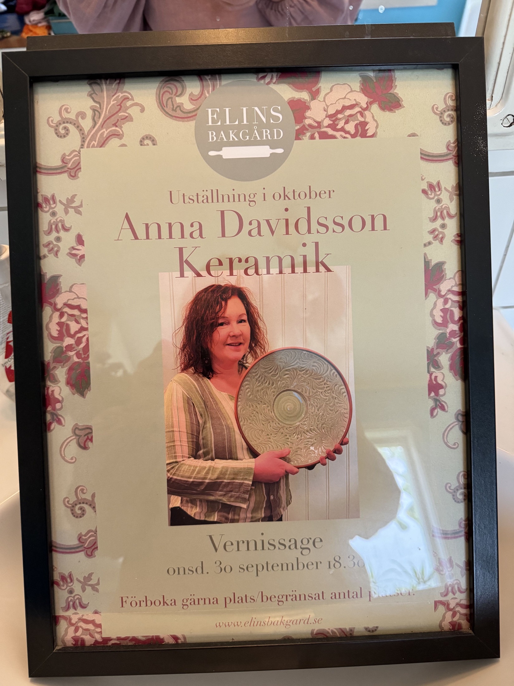 Utställningsaffisch för Anna Davidssons keramik på Elins Bakgård